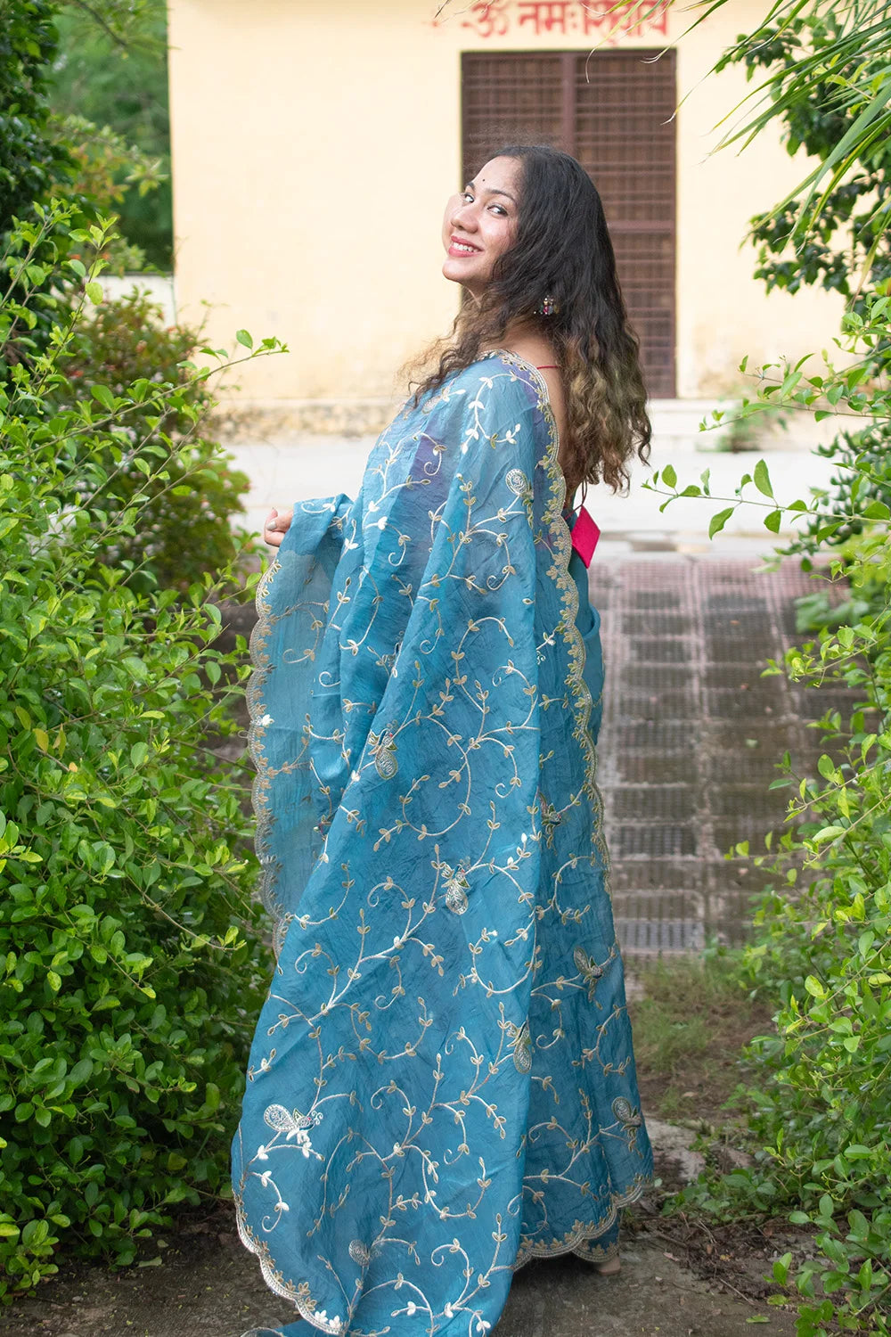 Sky Blue: MORnisha - MESCHE
