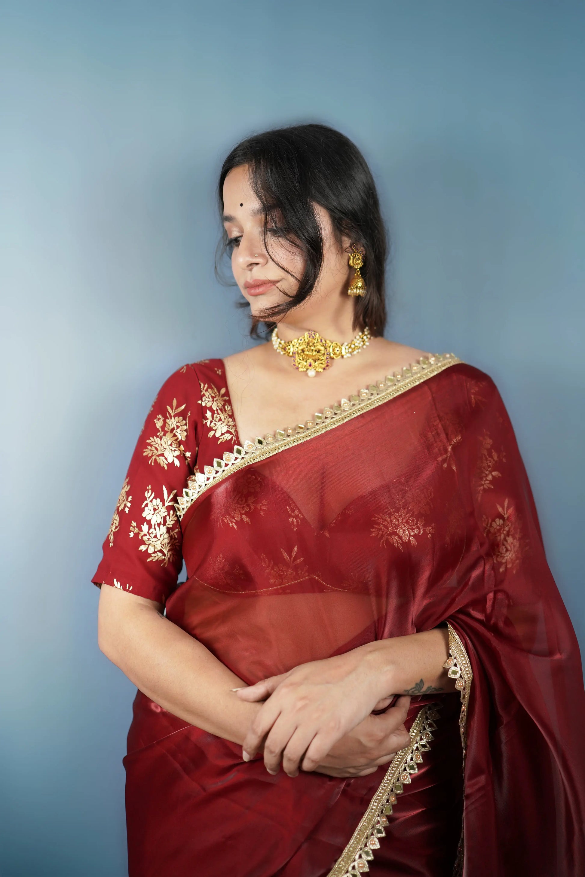 Agni Rani-(Crimson Jimmy Organza Saree with Golden Lace Border) - MESCHE